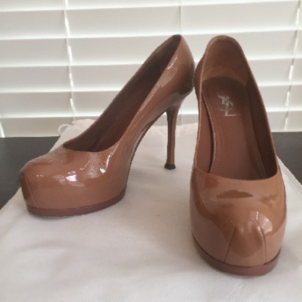YSL - Tribute Pumps US 7 | IT 37